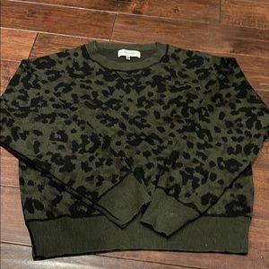 John & Jenn Evereve olive leopard sweater large